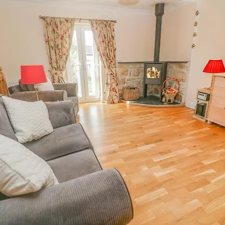 2 Riverside * Penzance