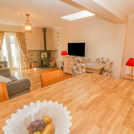 2 Riverside * Penzance