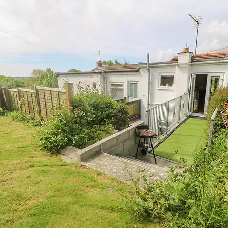 2 Riverside * Penzance